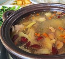 Medicated Chicken Steamed in Herbal Broth