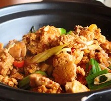 Stewed Fish Offal in Clay Pot