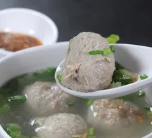 Beef Tendon Meatball Soup