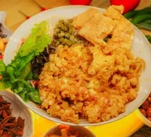 Golden Fried Egg Snail Noodles