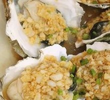 Steamed Oyster with Garlic