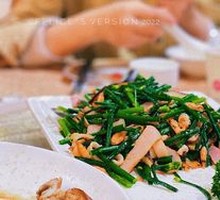 Stir-fried Cuttlefish with Garlic Chives