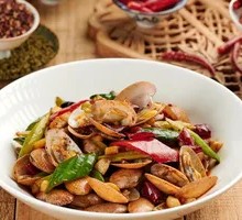 Spicy Stir-Fried Clams