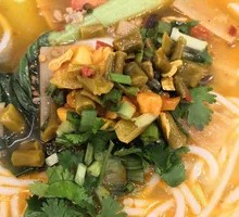 Dai-style Sour Soup Rice Noodles