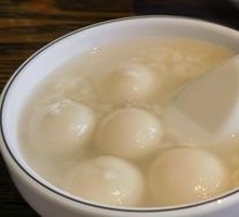 Sweet Rice Balls in Wine Soup
