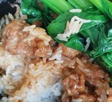 Garlic Pork Ribs Claypot Rice