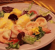 Mango Shrimp Salad