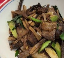 Deer Mushroom Stir-fried Pork Slices
