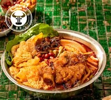 Pork Knuckle Snail Noodles