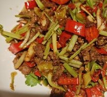 Stir-Fried Beef with Yellow Onion