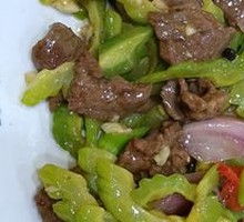 Bitter Melon Stir-Fried with Beef