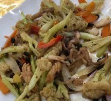 Shrimp Paste Stir-fried Tai Shan Cauliflower with Local Fish