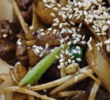 Traditional Dry-Fried Beef Rice Noodles