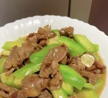 Stir-Fried Loofah with Beef
