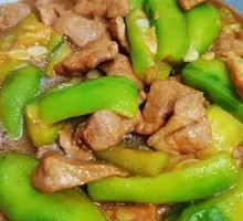 Stir-Fried Pork and Loofah