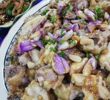 Braised Chicken with Red Onion