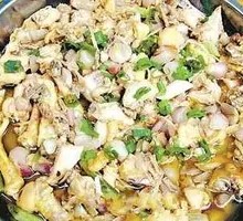 Stewed Chicken with Clams and Snails in Pot