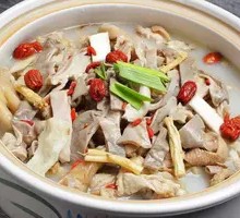 Black Pepper Pig's Stomach and Free-range Chicken Half