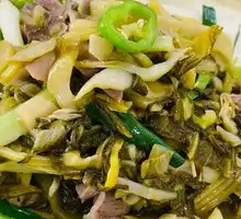 Sour Cabbage Stir-Fry with Mixed Ingredients