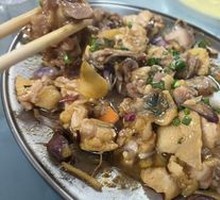 Braised Chicken with Red Onion