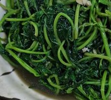Stir-Fried Sweet Potato Leaves with Garlic