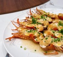 Steamed Boston Lobster with Garlic Noodles
