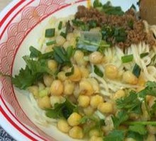Signature Noodles with Spicy Sauce