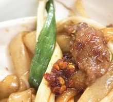 Dry-Fried Beef with Rice Noodles