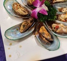 Signature Spicy Mussels