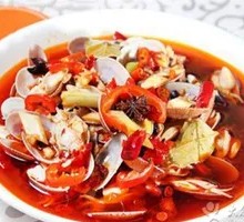 Spicy Wine-Steamed Clams