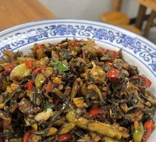 Sour Cabbage Stir-Fried with Bamboo Shoots