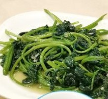 Stir-fried Sweet Potato Leaves with Garlic