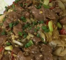Beef Stir-Fried Rice Noodles
