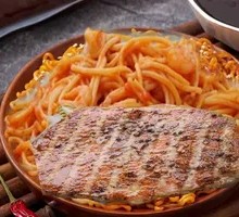 Black Pepper Pork Chop Noodles