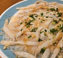 Steamed Sandworm with Garlic and Vermicelli