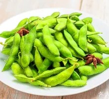 Boiled Edamame in Spicy Sauce