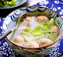 Jujube-flavored Hand-pounded Meatball Soup