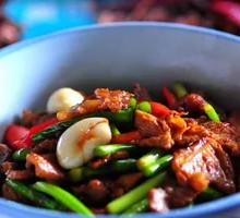 Stir-Fried Duck with Garlic Chives
