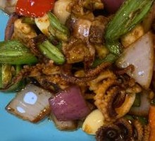 Stir-Fried Octopus with Sand Ginger and Raw Garlic