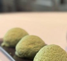 Matcha Pomelo Bun