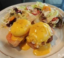 Bacon Benedict Egg