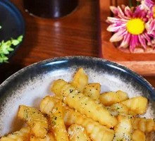Truffle Cheese Sauce Fries