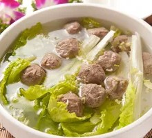 Beef tendon meatball soup with rice noodles