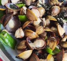 Steamed Sand Clams with Perilla