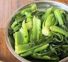 Stir-Fried Mustard Greens