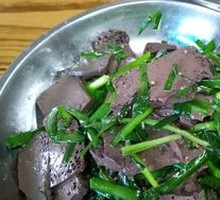 Stir-fried Goose Blood with Leeks