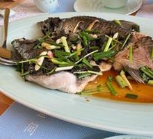 Steamed Seven-stream Fish with Perilla
