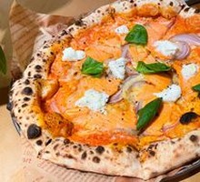 Herb Cream Salmon Pizza