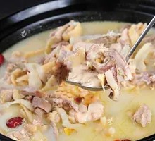 Pig's Trotter and Chicken Soup Pot