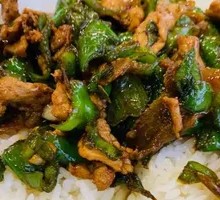 青椒炒肉盖饭